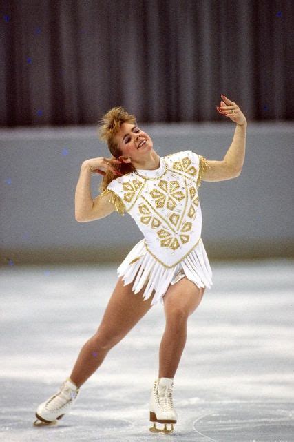 Les tenues de scène les plus flamboyantes de Tonya Harding Robe de