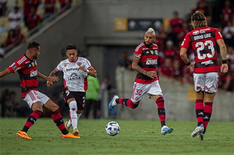 Escalação do Flamengo sem David Luiz time terá Wesley Everton