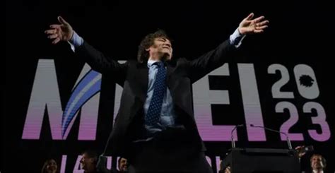 Javier Milei cerró su campaña en el Movistar Arena con elogios a Menem