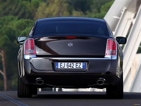 Lancia Thema 2011 wallpapers (2048x1536)