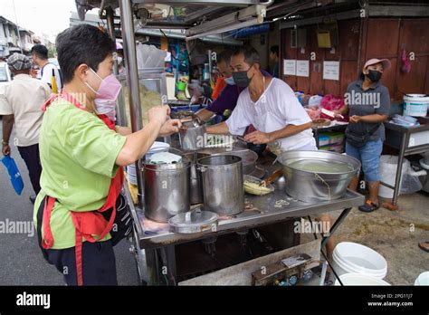 Malaysia Penang Georgetown Street Food Cook Stock Photo Alamy