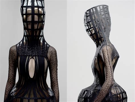 Ara Jo : Futuristic Fashion Design