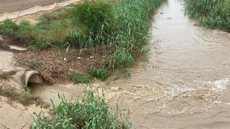 Un Agricultor Denuncia Vertidos De Agua Negra Al Mar Menor Por La