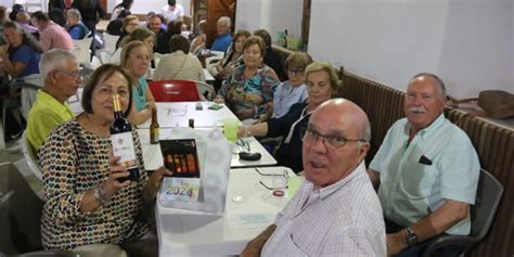 Rágama despide sus fiestas patronales con un animado bingo en el salón