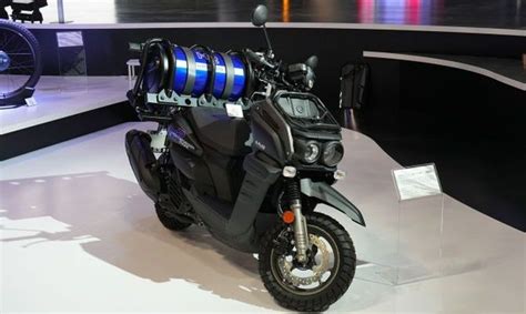 Yamaha Pamer Motor Hidrogen Dipasang Tabung Mirip Gas Elpiji Di Jok