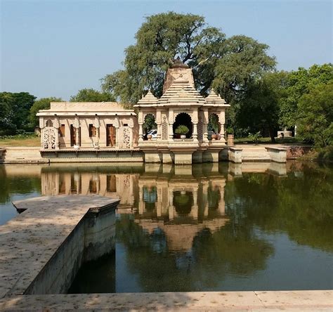 Sri Vrinda Kund, Nandagaon (ISKCON) (Vrindavan) - 2022 Alles wat u moet ...
