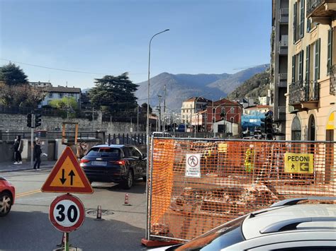 Piazza Del Popolo Via Manzoni Cantiere In Corso E Rabbia Del Lettore