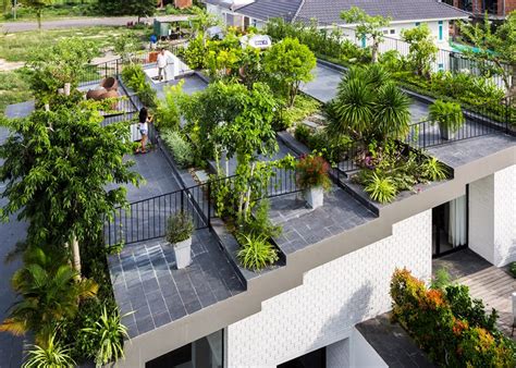 Ten Lush Rooftop Gardens That Serve As Tranquil Oases Above The City