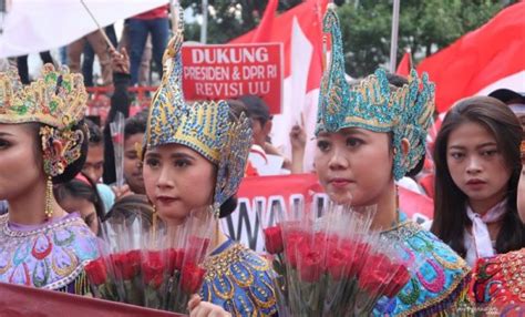 Perempuan Perempuan Cantik Ini Juga Dukung Revisi UU KPK