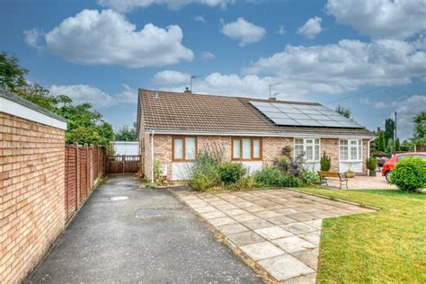 Columbia Drive Worcester Wr2 4xr 2 Bed Semi Detached Bungalow £275000