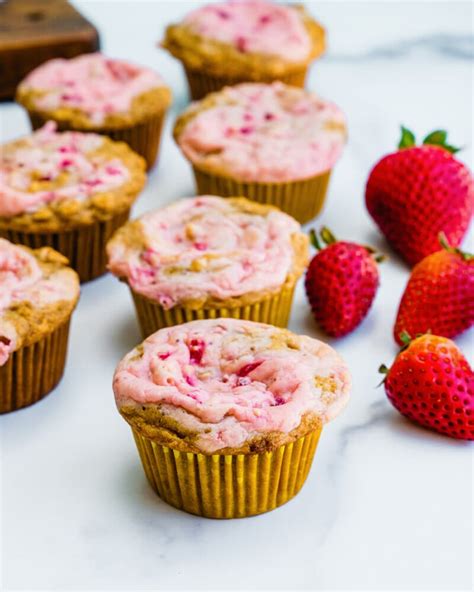 Strawberry Muffins With Cream Cheese Swirl Yummiesta