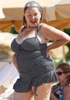20 Hot Sexy Roseanne Barr Bikini Pics