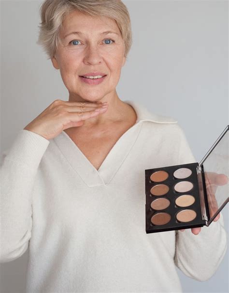 Eye Makeup Tips For Women Over 60 Primeprometics Makeup Tips For Older Women Eye Makeup