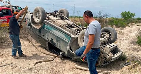 Vuelca Mujer Y Espera Tres Horas Auxilio En Carretera En Sabinas