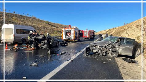 Gaziantep te Zincirleme Trafik Kazası Yanan Araçta Feci Şekilde Can Verdi