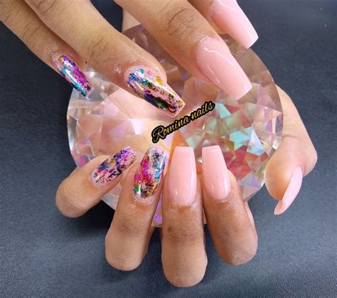 Pin de Neltzy en uñas Uñas nude Uñas Romina