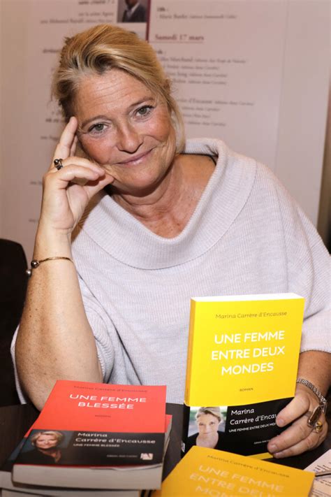 Photo Marina Carr Re D Encausse Personnalit S En D Dicace Au Salon