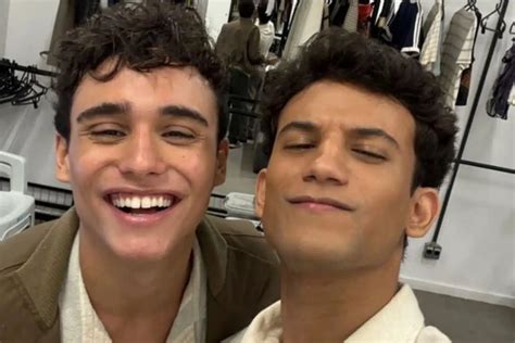 Garota Do Momento Ter Seu Primeiro Beijo Em Casal Gay Adolescente Descubra Como Ser O Segredo