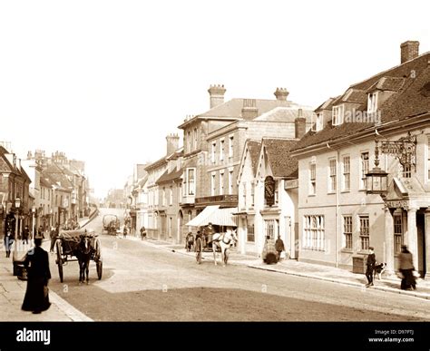 High Street Alton Hampshire Hi Res Stock Photography And Images Alamy