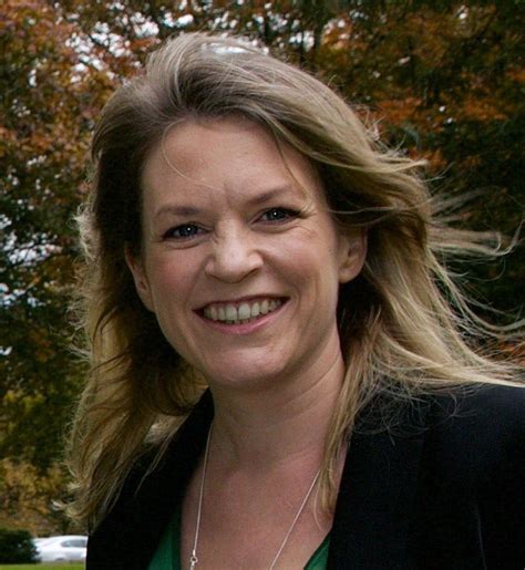 Amelia Kelly Medium