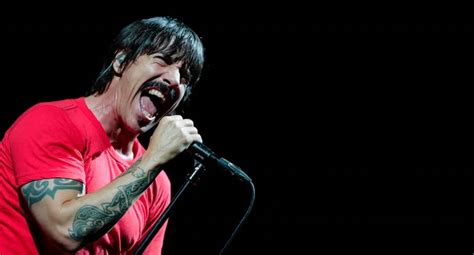 Los Red Hot Chili Peppers se unen a la lista y venden su catálogo de canciones por 140 mdd