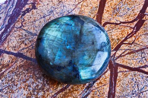 Comment Bien Porter La Labradorite