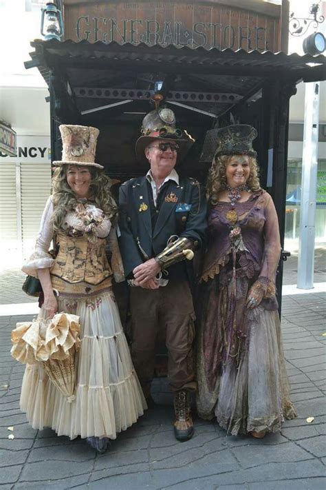 Steampunking at the Medieval fantasy faire | Costume, Mode, Deguisement