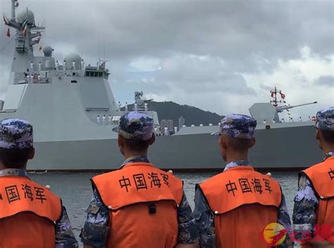 圖集｜遼寧艦編隊抵港 港人爭睹海軍英姿 香港文匯網