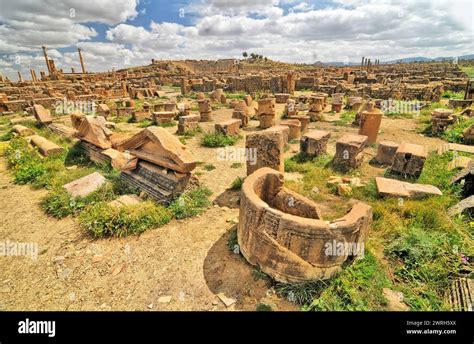 Timgad a Roman Berber city in the Aurès Mountains of Algeria Stock