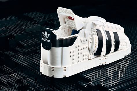 Lego X Adidas Originals Y Una De Las Mejores Colaboraciones Del Año