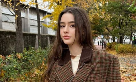 Dasha Taran Biography Wiki Height Age Boyfriend Net Worth