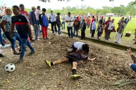 Asesinato En Una Cancha De F Tbol Joven De A Os Muri Tras Recibir