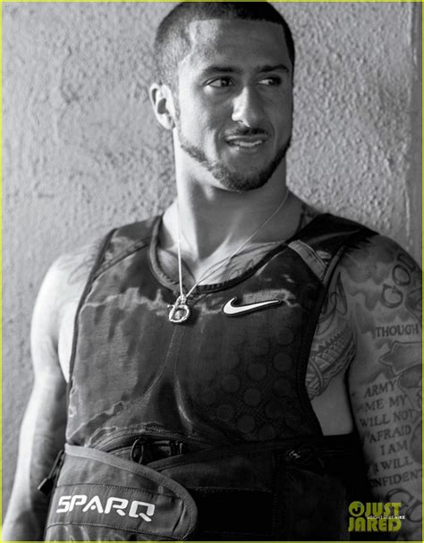 Nfl Player Colin Kaepernick Bares Amazing Abs For V Man Photo 3196778 Magazine Shirtless