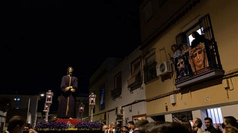 El vía crucis del Cautivo de Santa Genoveva en imágenes