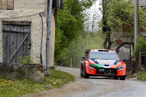 Rallye Thierry Neuville Creuse Un Peu L Cart En T Te Du Rallye De