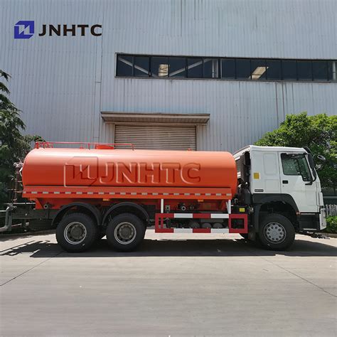 Sinotruck HOWO 6 4 Sprinkler Truck 16000 Liter Stainless Steel Water