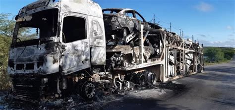 Carreta Cegonha Carros Zerados Pega Fogo Em Rodovia Da Bahia Hora