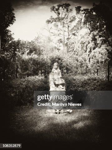 Famous Gravesite In Bonaventure Cemetery High-Res Stock Photo - Getty ...