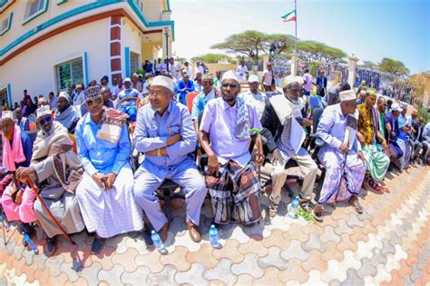 Sawiro Madaxweynaha Jamhuuriyadda Somaliland Iyo Wefti Uu Hoggaaminayo