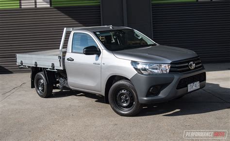 2021 Toyota HiLux WorkMate 2.7 review (video) – PerformanceDrive