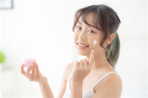 Rekomendasi Skincare Korea Untuk Kulit Kombinasi Wajib Coba