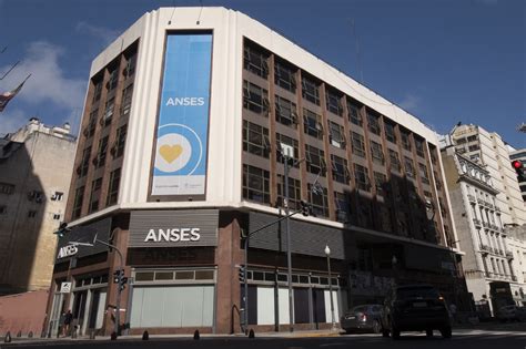 Quiénes cobran prestaciones de la Anses este lunes 18 de septiembre