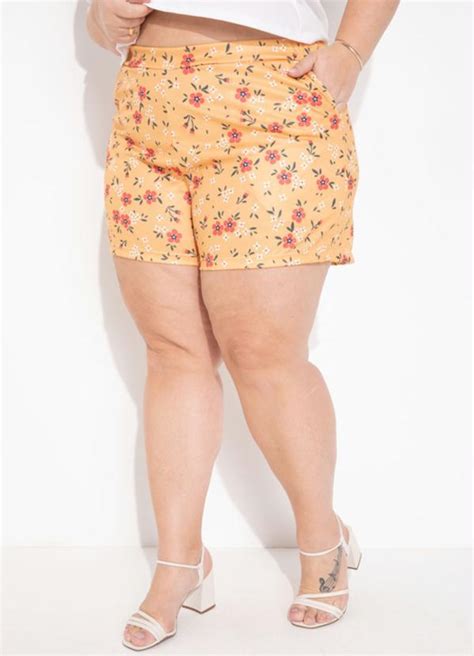 Short Floral Amarelo Bolsos Plus Size Marguerite