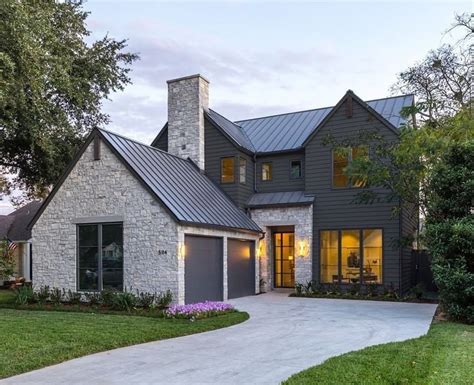 Fantastic Modern Farmhouse Exterior Design Ideas37 Modern Farmhouse