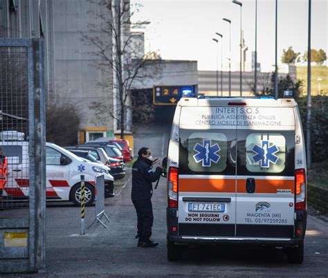 Covid Lombardia Torna L Ospedale In Fiera I Primi 4 Pazienti Tutti No Vax