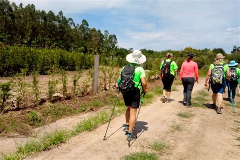 Turismo No Campo Mil Pessoas Participaram Das Caminhadas Na