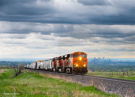 Bnsf Manifest West With The City Of Denver In The Distance Flickr