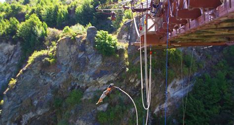 Enjoy The Most Extreme Bridge Bungee Jumping In The U.S., Here's How