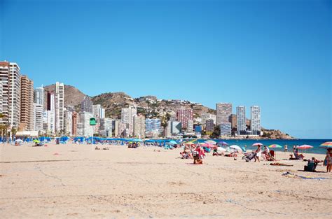 Benidorm Atrakcje w hiszpańskim mieście wieżowców JourneyChasers