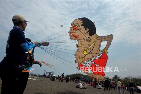 Acara Wisata Di Pantai Selatan Dongkrak Kunjungan Wisatawan Republika